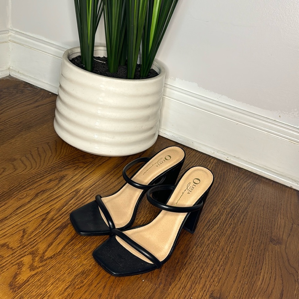 Heels Size: US 8 1/2